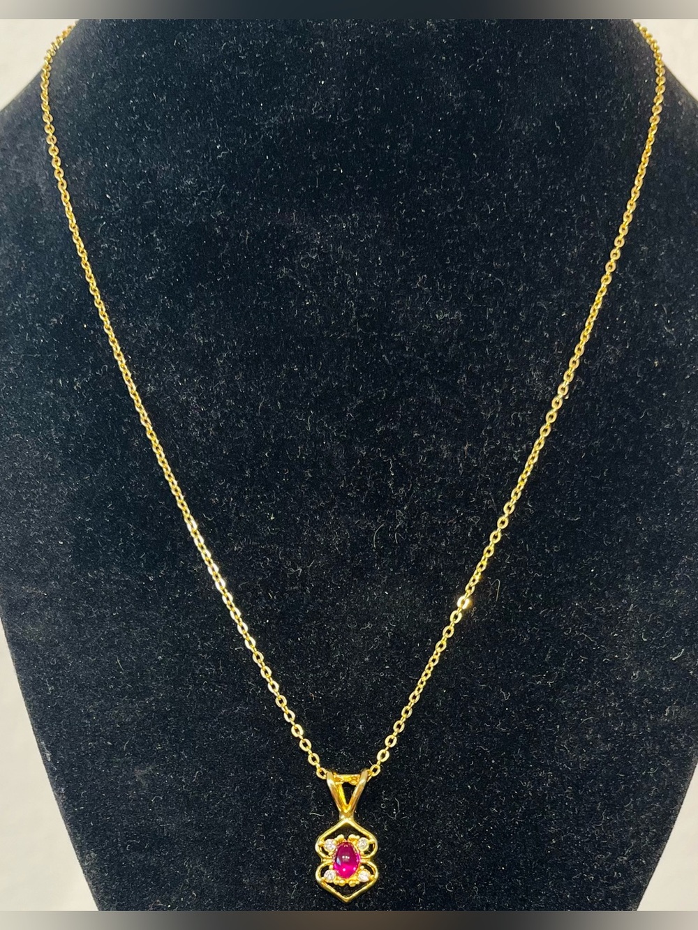 Vintage Gold Pendant Necklace with Pink Gemstone